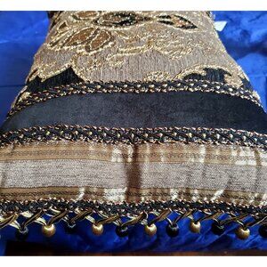 J Queen dΓ©cor pillow 15x21" Velvet, luxury brocade Tasseled fringe Gold shimmer
